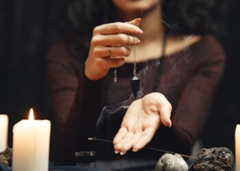 «Не навлекайте беду!»: финалистка «Битвы экстрасенсов» назвала главные запреты в ретроградный Меркурий