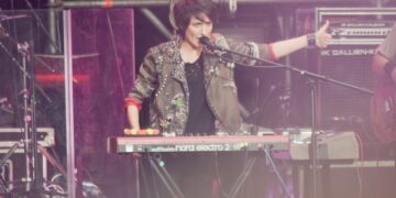 «Разрыв с прошлым»: Земфира* избавилась от последнего напоминания о жизни в России