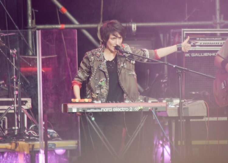 «Разрыв с прошлым»: Земфира* избавилась от последнего напоминания о жизни в России