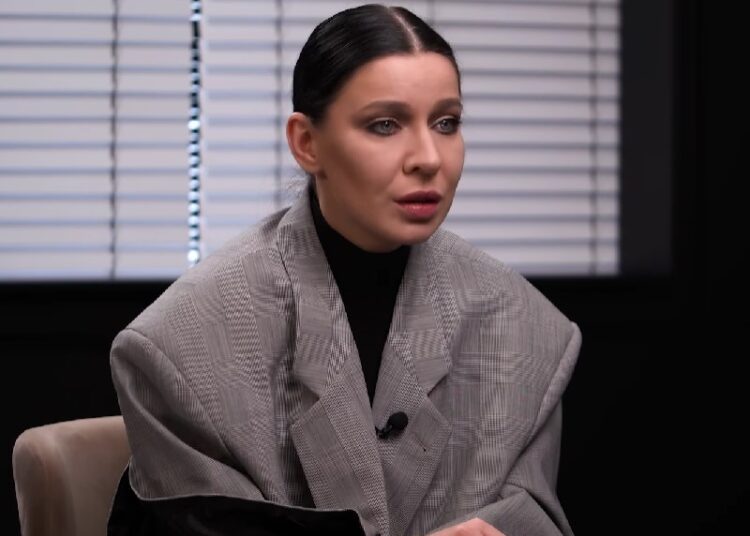 Певица Елка убрала Борисполь из своего хита