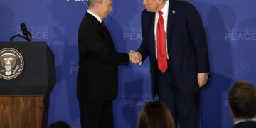 Большая сделка Трампа и Путина: стали известны детали мирного плана по Украине