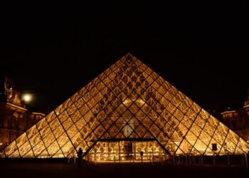 Французские сокровища на €88 млн из Лувра оказались под защитой простого пароля из шести букв