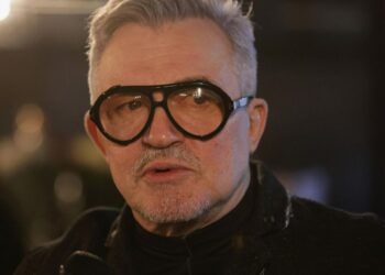 Обезумевший после измены жены Дмитрий Дибров распсиховался и накричал на журналистку