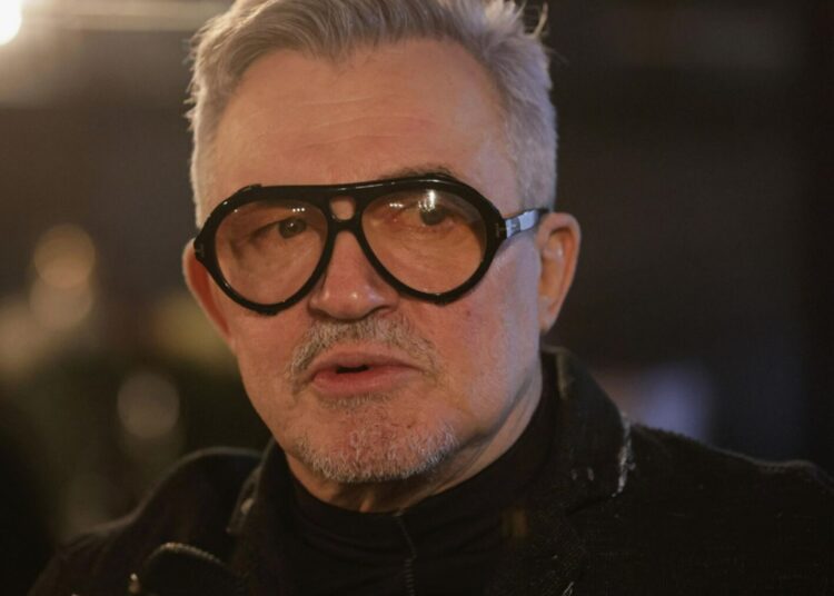 Обезумевший после измены жены Дмитрий Дибров распсиховался и накричал на журналистку