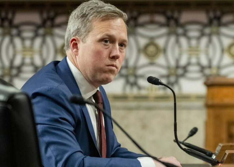 Дональд Трамп срочно направил в Киев министра армии США Дэниела Дрисколла