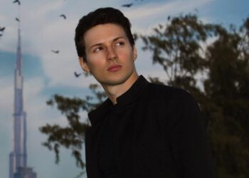 Павел Дуров вместе с возлюбленной облачились в костюмы гладиаторов. Фото