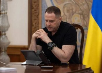 Стали известны причины обысков у главы офиса Зеленского Ермака