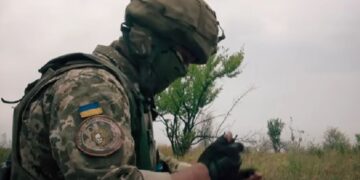 Исчезли почти все: украинский город остался без мужчин после мобилизации и бегства