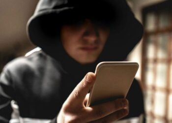 Террористы начали охоту на детей «денежными минами»