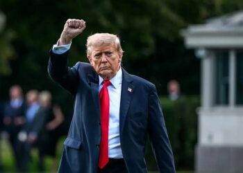 Трамп заявил о прекращении спонсирования Украины