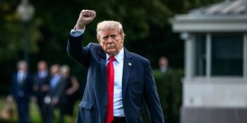 Трамп заявил о прекращении спонсирования Украины