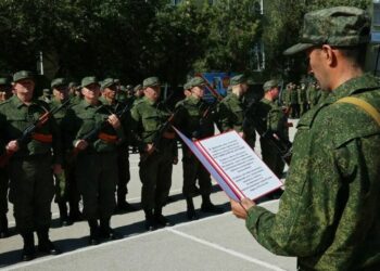 Россиянам назвали категории граждан, подпадающих под военные сборы по указу Путина