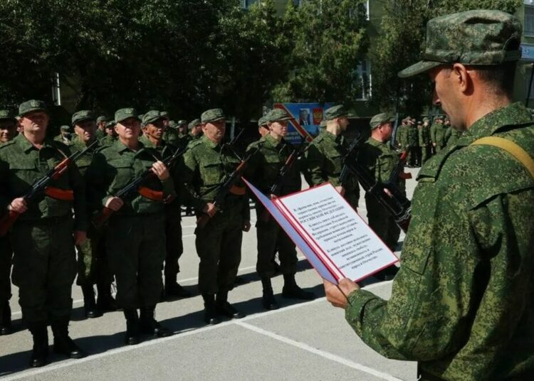 Россиянам назвали категории граждан, подпадающих под военные сборы по указу Путина