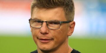 Финансовая «передышка»: суд разрешил Аршавину платить меньше дочери от второй жены