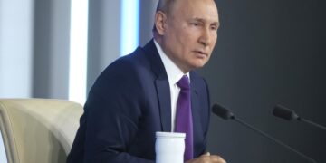«Бывает, но редко»: Путин признался, что иногда ездит по Москве за рулем инкогнито