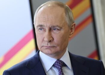 Путин призвал россиян брать пример с семей Кавказа и женить детей в раннем возрасте