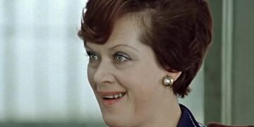 От сцены к даче в Комарово: Алиса Фрейндлих в свои 91 выбрала тишину и семью