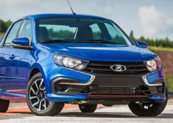 АвтоВАЗ скрытно повысил цены перед Новым годом из-за обвала рынка