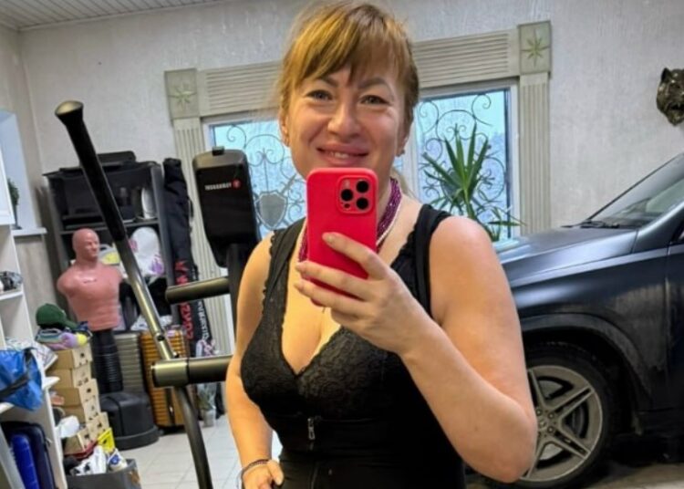 «Позорники!»: бизнес-леди сорвалась на работников из-за подарка на 1500 рублей