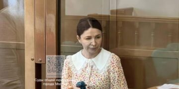 «Скучает и пишет каждый день»: отец Блиновской рассказал о ее состоянии в колонии