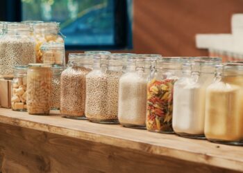 Купил и забыл: названы продукты, которые будут ждать своего часа годами