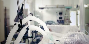 Изувечивший модель Анжелику Тартанову мужчина затем неделю общался с ее сыном