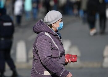 Бабка, которой не удалось отжать недвижимость по «схеме Долиной», от злости разгромила квартиру