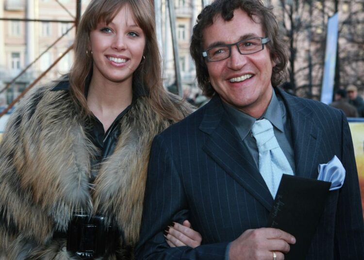 Полина Диброва опасается получить кислотой в лицо