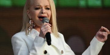 «Можно мне еще пожить?»: Долина попросила Лурье об отсрочке выселения из квартиры в Хамовниках