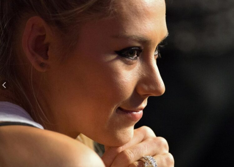 Анна Курникова родила Энрике Иглесиасу четвертого ребенка