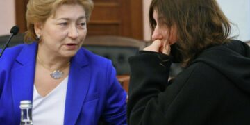 Россияне обрушили сайт Верховного суда: вся страна увидела документы по делу Ларисы Долиной