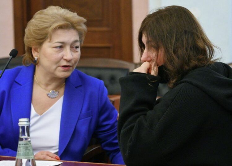 Россияне обрушили сайт Верховного суда: вся страна увидела документы по делу Ларисы Долиной