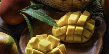 Врачи назвали фрукт, который может спасти от деменции