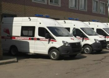 Врачи рассказали о состоянии девочки, которую отец выбросил из окна на четвертом этаже