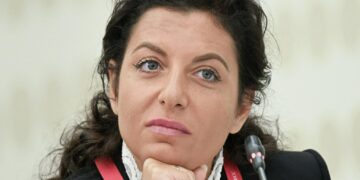 Недавно овдовевшая и больная раком Маргарита Симоньян еле находит силы, чтобы выйти из комнаты