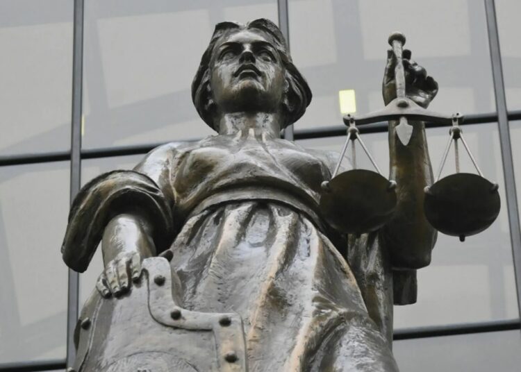 Российский суд вынес Алле Пугачевой условный срок