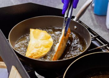 Спецпосланник Трампа в Москве подсел на чебуреки и уральские посикунчики