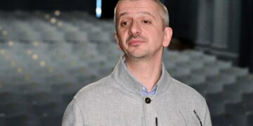 Кто из звездных артистов России за назначение Богомолова главой Школы-студии МХАТ?