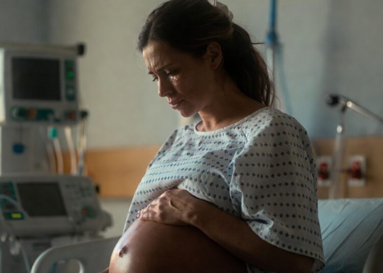 После трагедии в Новокузнецке появились истории о калечащих родах в других регионах России