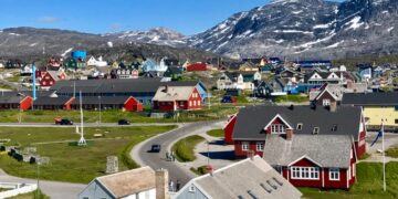 «Заплатите пошлину или продайте»: Трамп поставил ультиматум Европе из-за Гренландии