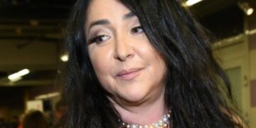 «Лужковская надбавка» для Лолиты и звание для Долиной: стали известны размеры звездных пенсий