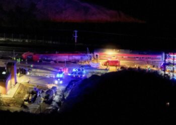 Два поезда, один путь, десятки жертв: что известно о жуткой железнодорожной аварии в Испании