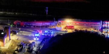 Два поезда, один путь, десятки жертв: что известно о жуткой железнодорожной аварии в Испании