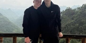 Смертельное селфи: футболист поскользнулся и разбился, делая фото у водопада