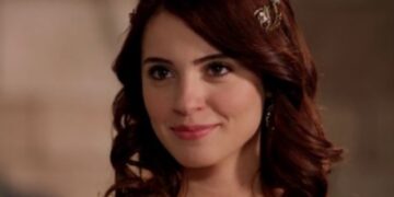 Звезд «Клюквенного щербета» и «Великолепного века» задержали в Турции по делу о наркотиках