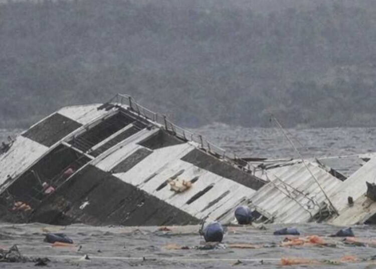 13 погибших и больше сотни пропавших без вести: последние новости о трагедии у Филиппин