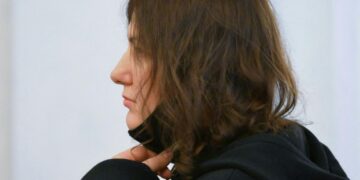 Долина довела Лурье, которая обратилась к судебным приставам