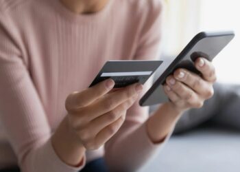 Эксперты по кибербезопасности назвали имена и знаки зодиака россиян, которым чаще всего звонят мошенники