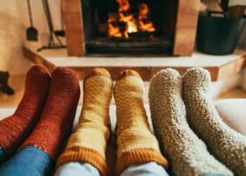 У людей с постоянно холодными ногами могут быть серьезные заболевания