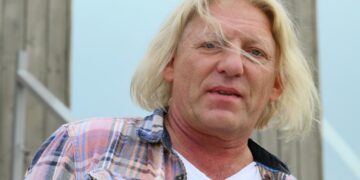 Умер телеведущий и режиссер Александр Олейников